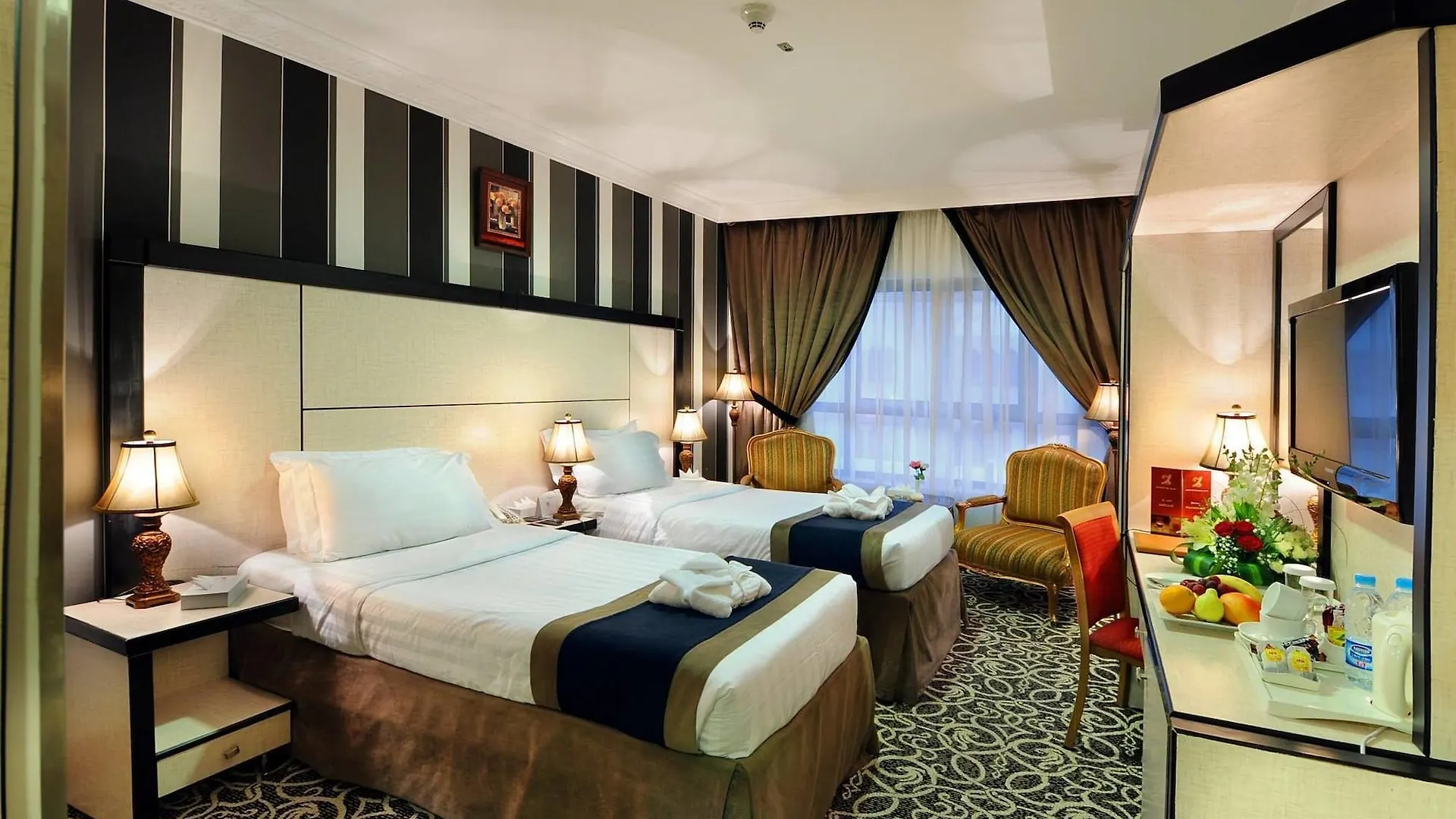 Zowar International Hotel Medina 4*,  Arabia Saudí