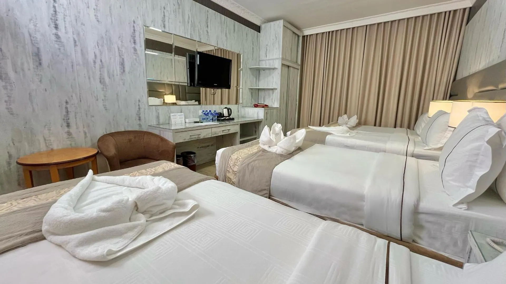 Zowar International Hotel Medina 4*,  Saudi Arabia